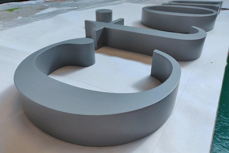 双封字标识标牌制作有哪些注意事项？