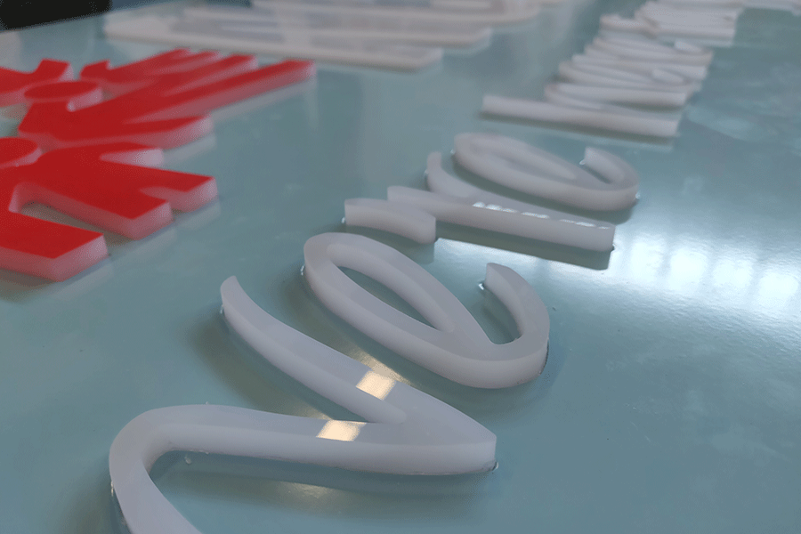 镂空发光字标识制作有哪些优势？