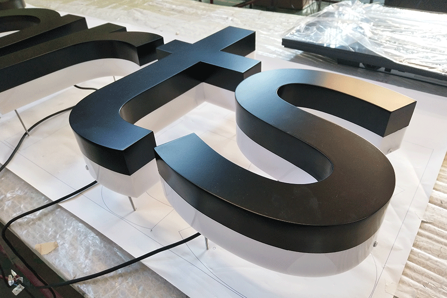 亚克力字发光标识制作有什么特色？