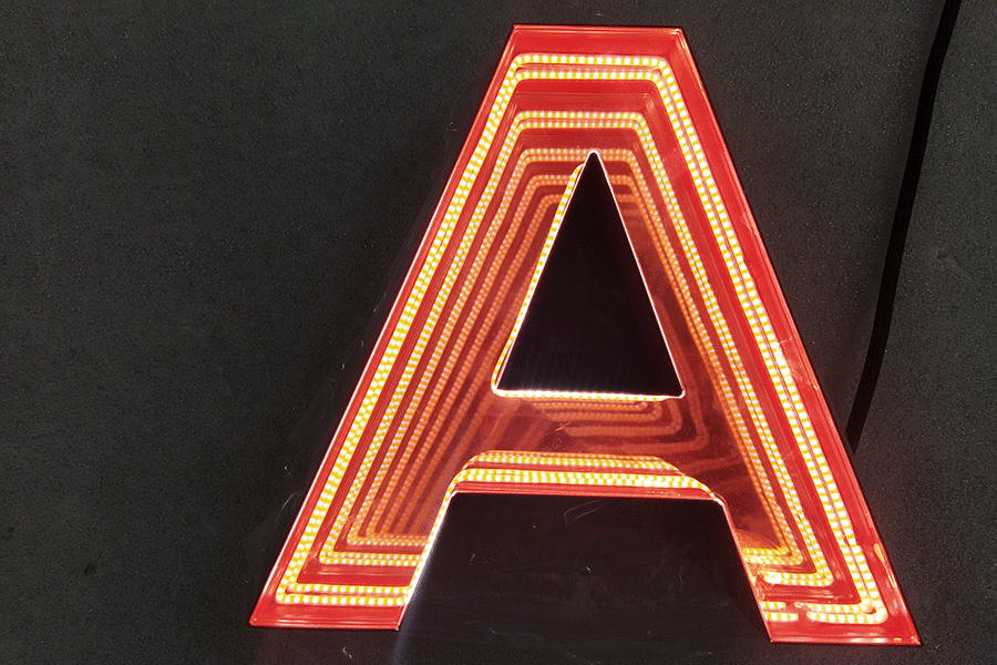 深渊镜发光字发光标识制作有什么特点？