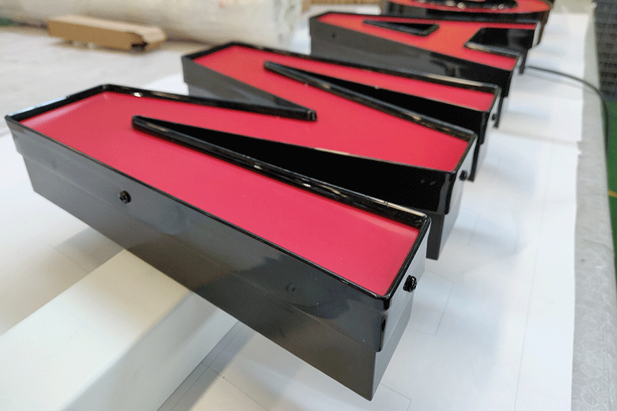 天地盖字标识标牌制作有什么亮点？