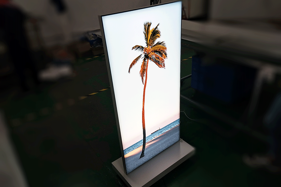 软膜灯箱发光标识牌定制有哪些特征？