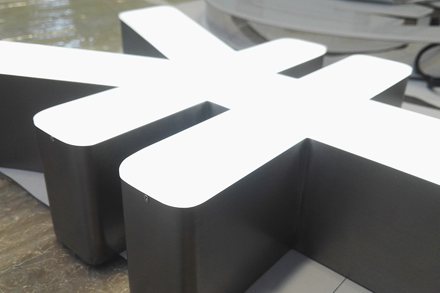 无边框发光字标识牌制作有哪些特色？