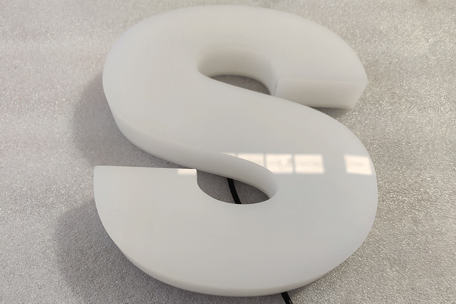 LED亚克力发光字标识制作有什么特点？