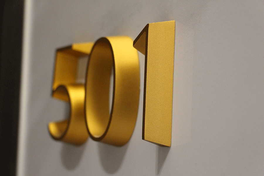 金属实心字标识标牌制作有什么特征？