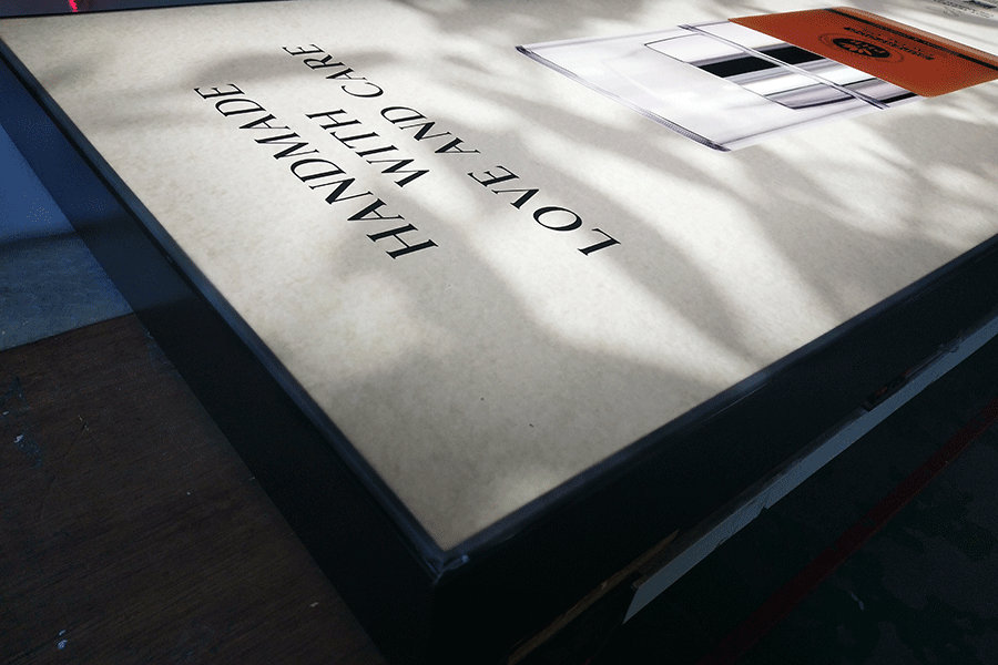 软膜灯箱发光标识设计制作有哪些特点？