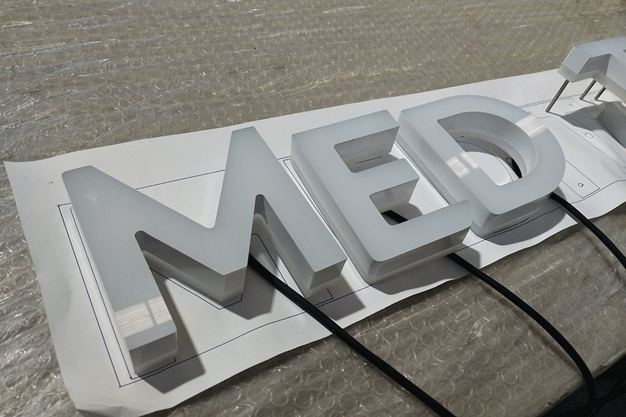 LED迷你字标识标牌制作有什么特征？