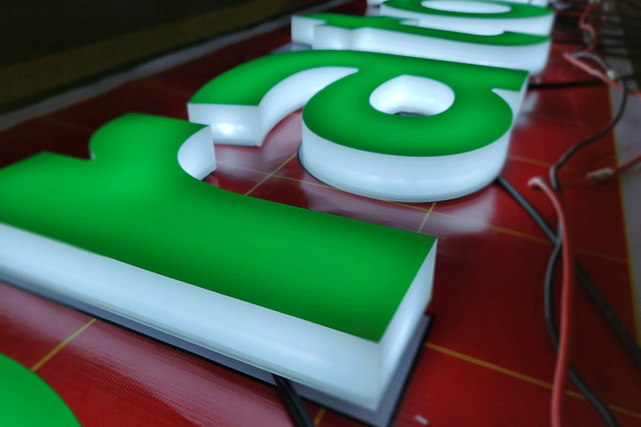 全亚克力发光字发光标识设计制作有哪些特征？