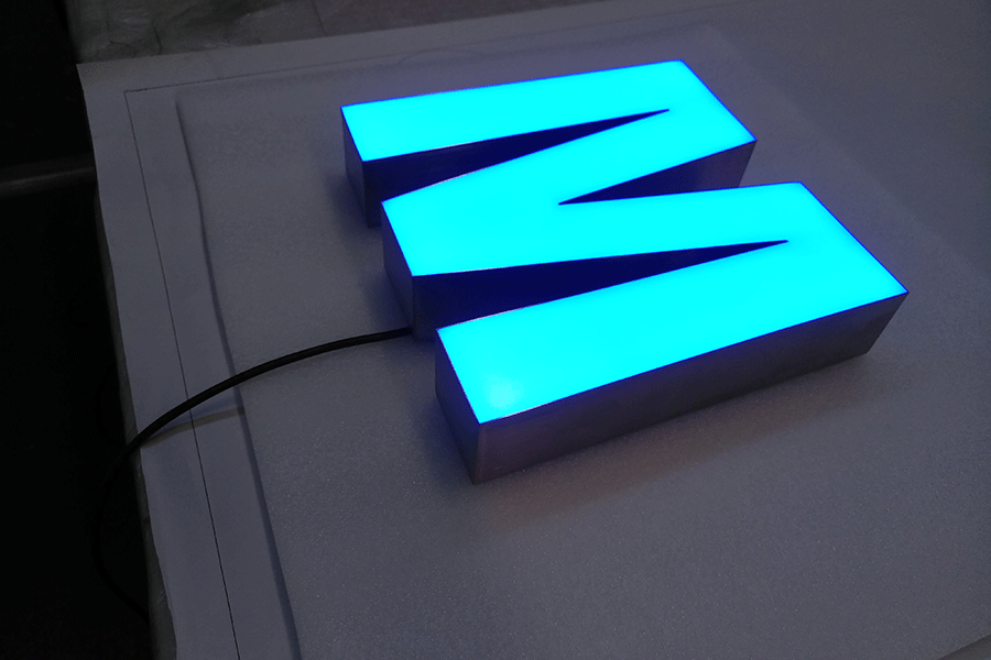 树脂发光字标识标牌制作有什么优点？
