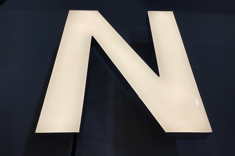 树脂字发光标识设计制作有什么优点？