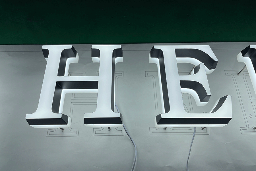 迷你发光字标识标牌设计制作有哪些特征？